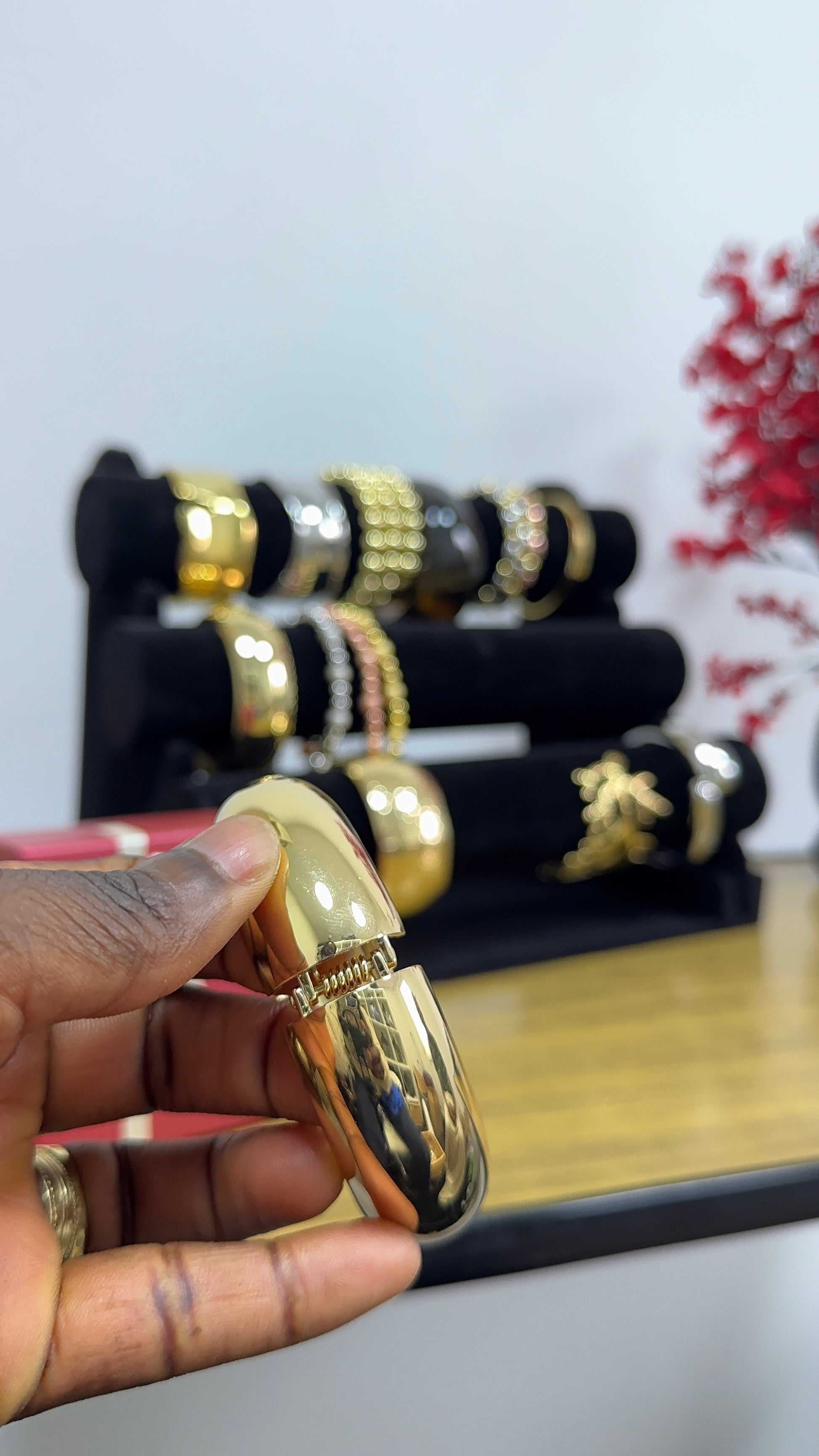 Oval Small Gold Bangle | Sleek Minimalist Jewellery Design (Copy)