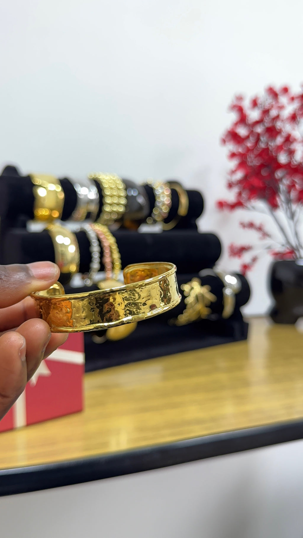 Minimalist Chic Women's Bracelet | Luxury Fashion Jewellery Collection