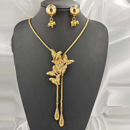 18K Gold Interlocked Pendant & Earrings Set