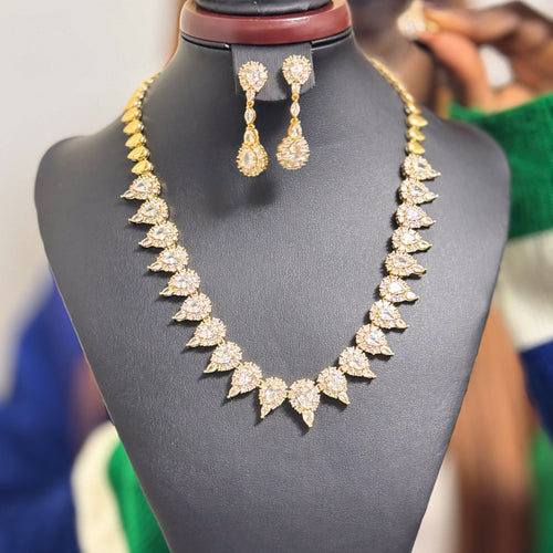 18K Gold Pendant & Earrings Set