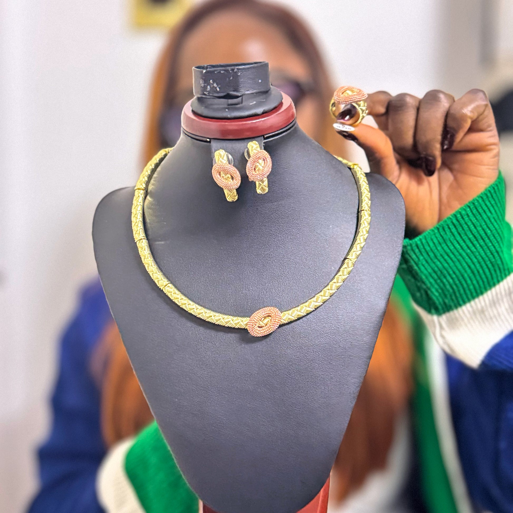 18K Gold Interlocked Pendant & Earrings Set