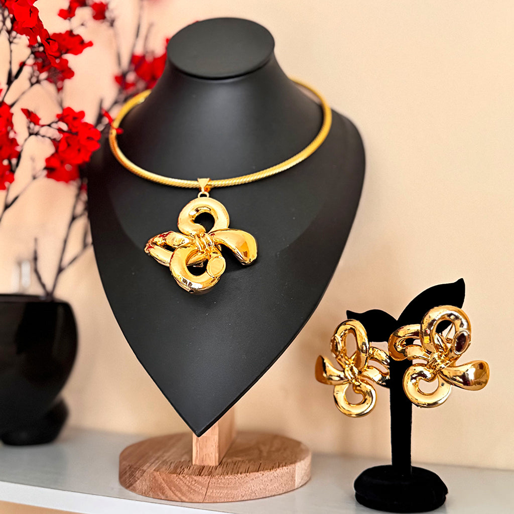 18K Gold Butterfly Pendant & Earrings Set