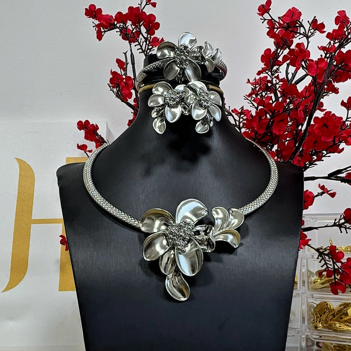 Twisted Dangling Pendant Set