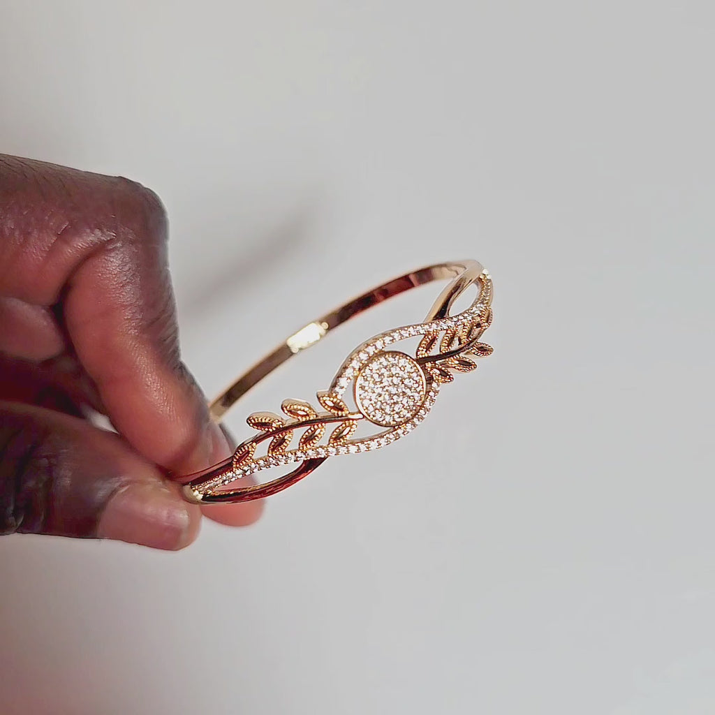 Flower Disc Bracelet