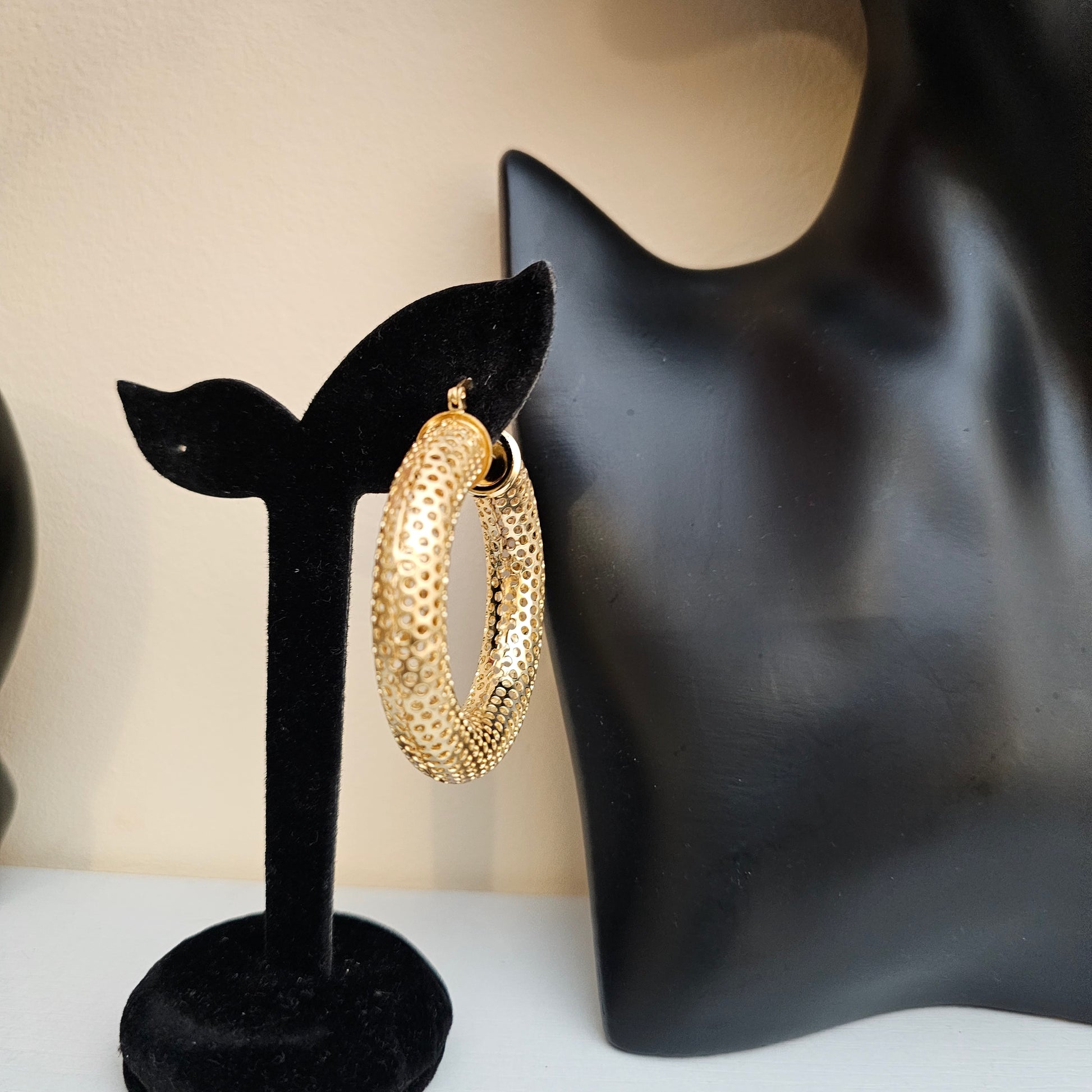 Bella Glow – 18K Gold-Plated Rose Dangle Earrings