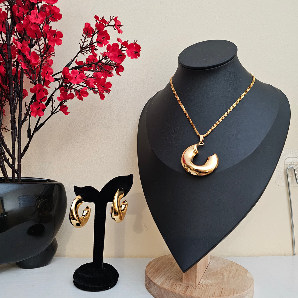 18K Gold-Plated Three-Tone Necklace & Earrings Set