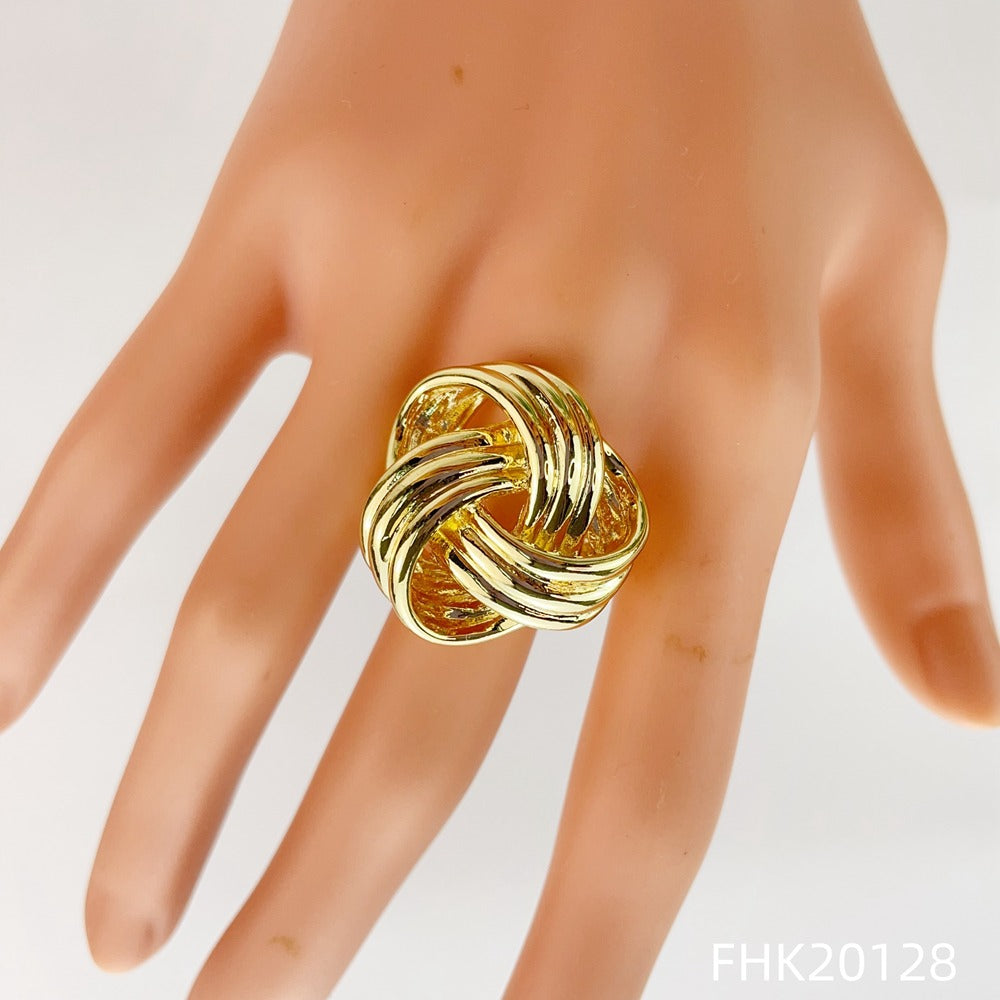 Lola Luxe Ring – Gold That Glows on Brown Skin