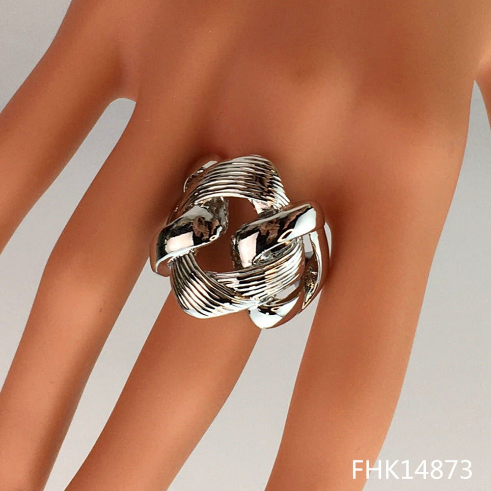 Zikora Midi Ring – Small but Mighty